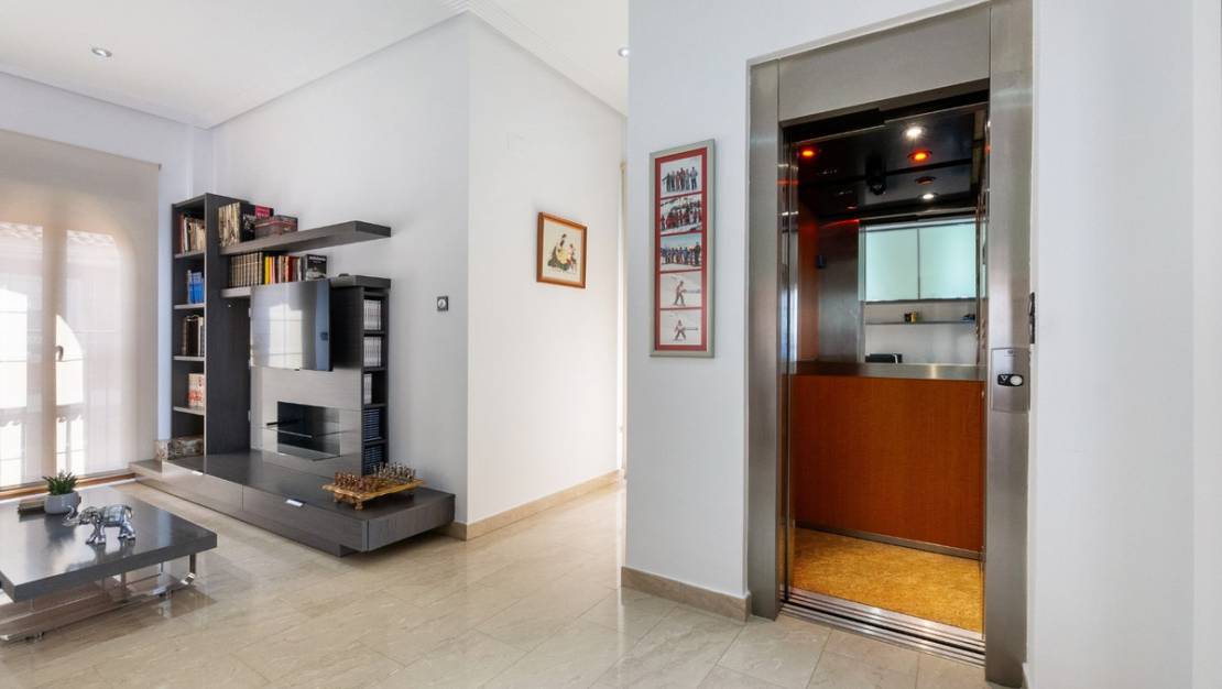 Sale - Villa - Orihuela - Orihuela Centro