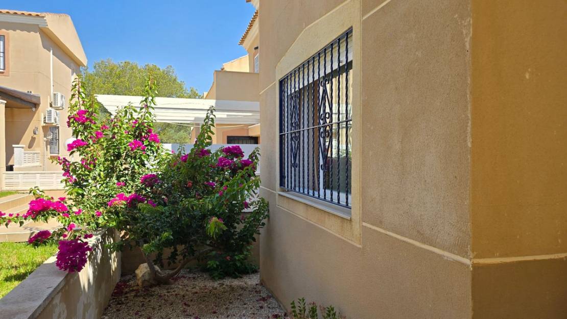 Sale - Villa - Orihuela - Orihuela Centro