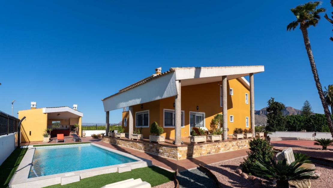 Sale - Villa - Orihuela - Orihuela Centro