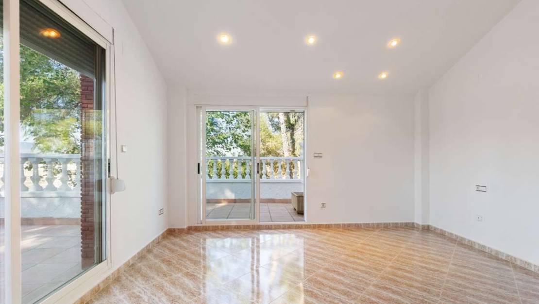 Sale - Villa - Orihuela - Orihuela Centro