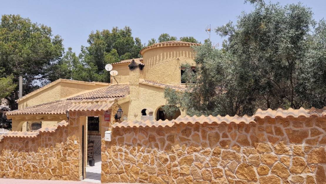 Sale - Villa - Orihuela - Orihuela Centro