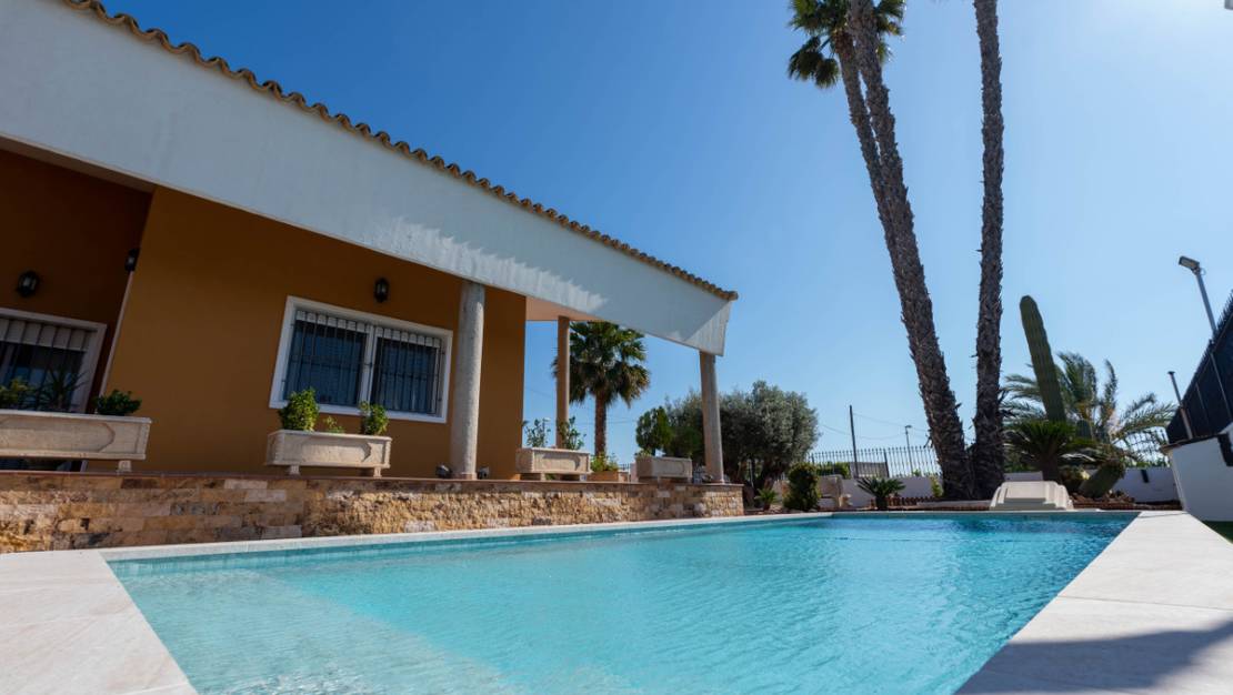Sale - Villa - Orihuela - Orihuela Centro