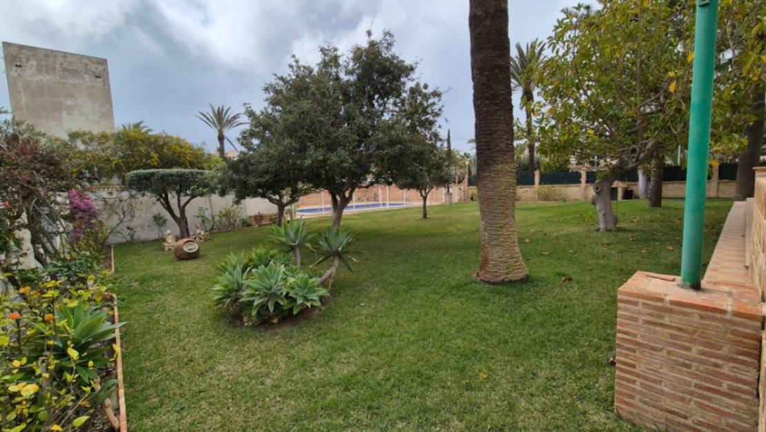 Sale - Villa - Orihuela - Orihuela Centro