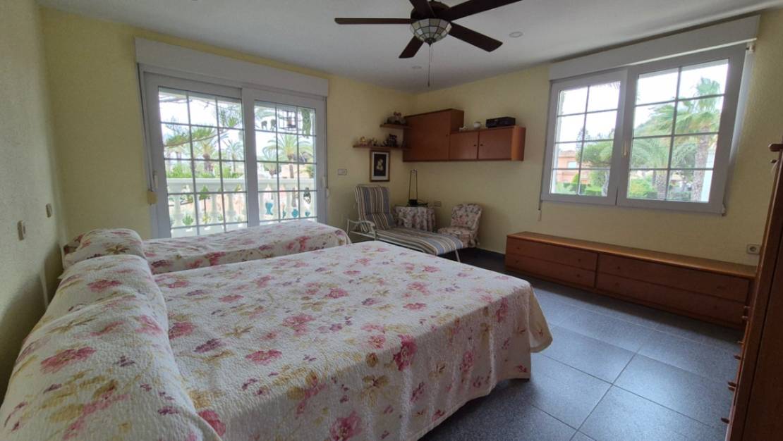 Sale - Villa - Orihuela - Orihuela Centro