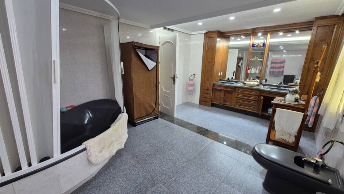 Sale - Villa - Orihuela - Orihuela Centro
