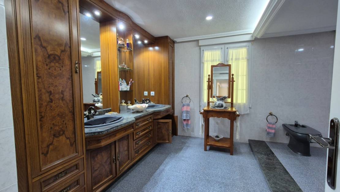 Sale - Villa - Orihuela - Orihuela Centro