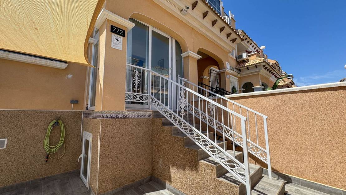 Sale - Villa - Orihuela - Orihuela Costa
