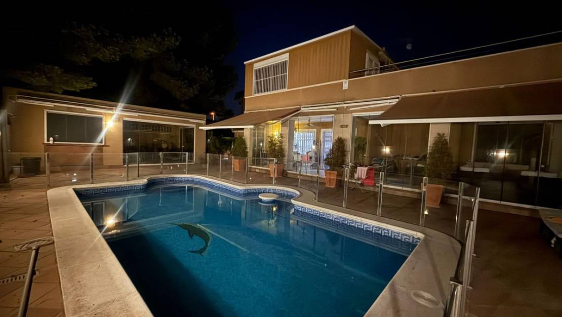 Sale - Villa - Orihuela - Orihuela Costa