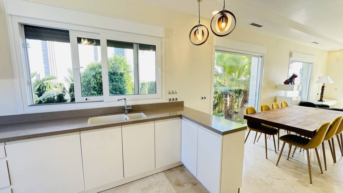 Sale - Villa - Orihuela - Orihuela Costa