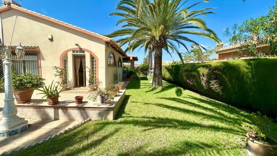 Sale - Villa - Orihuela - Orihuela Costa