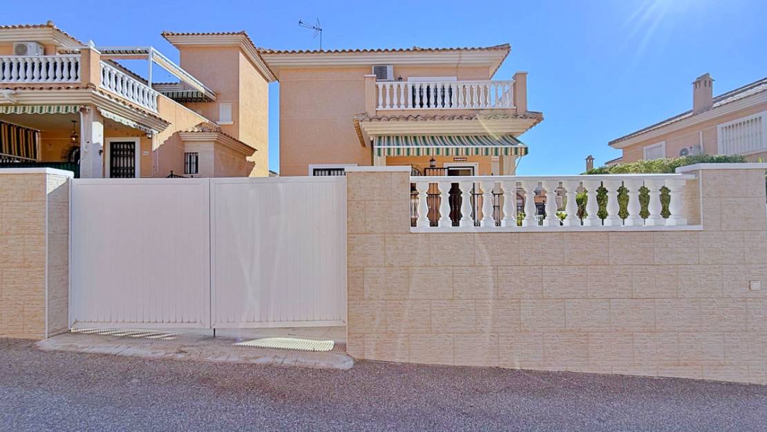 Sale - Villa - Orihuela - Orihuela Costa