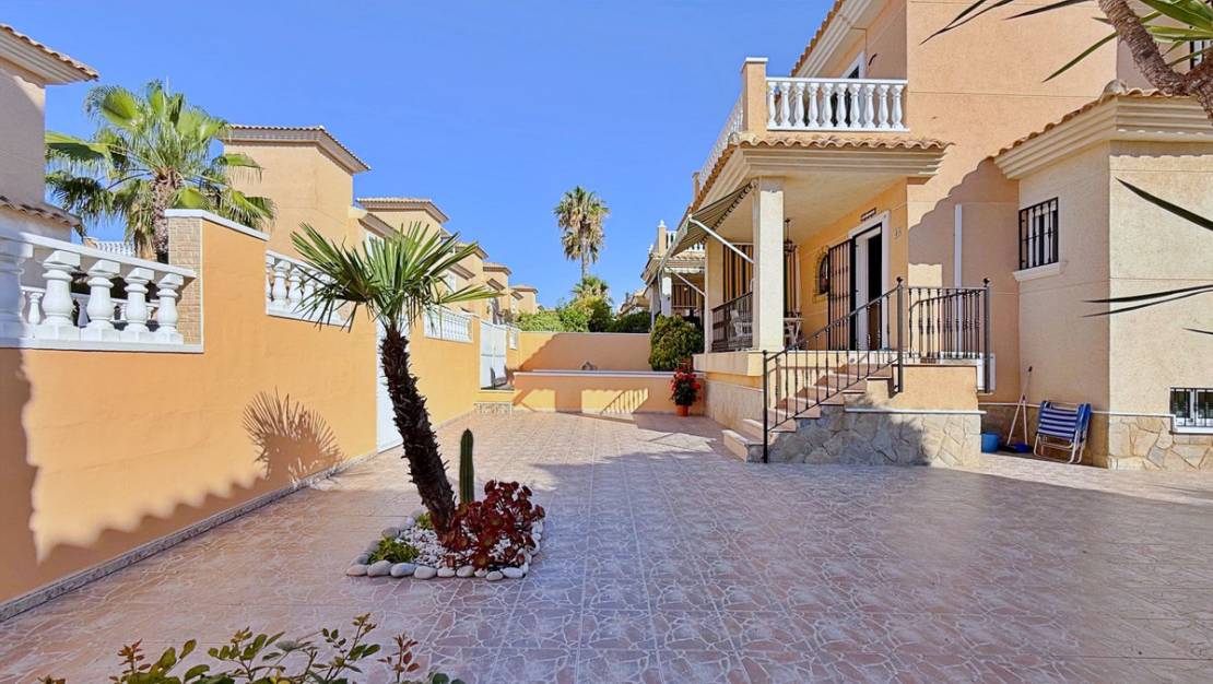 Sale - Villa - Orihuela - Orihuela Costa