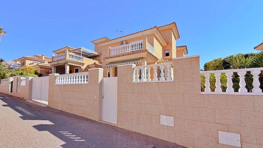 Sale - Villa - Orihuela - Orihuela Costa