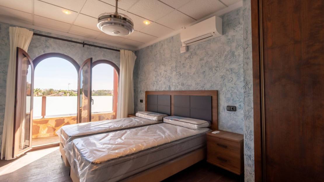Sale - Villa - Orihuela - Orihuela Costa