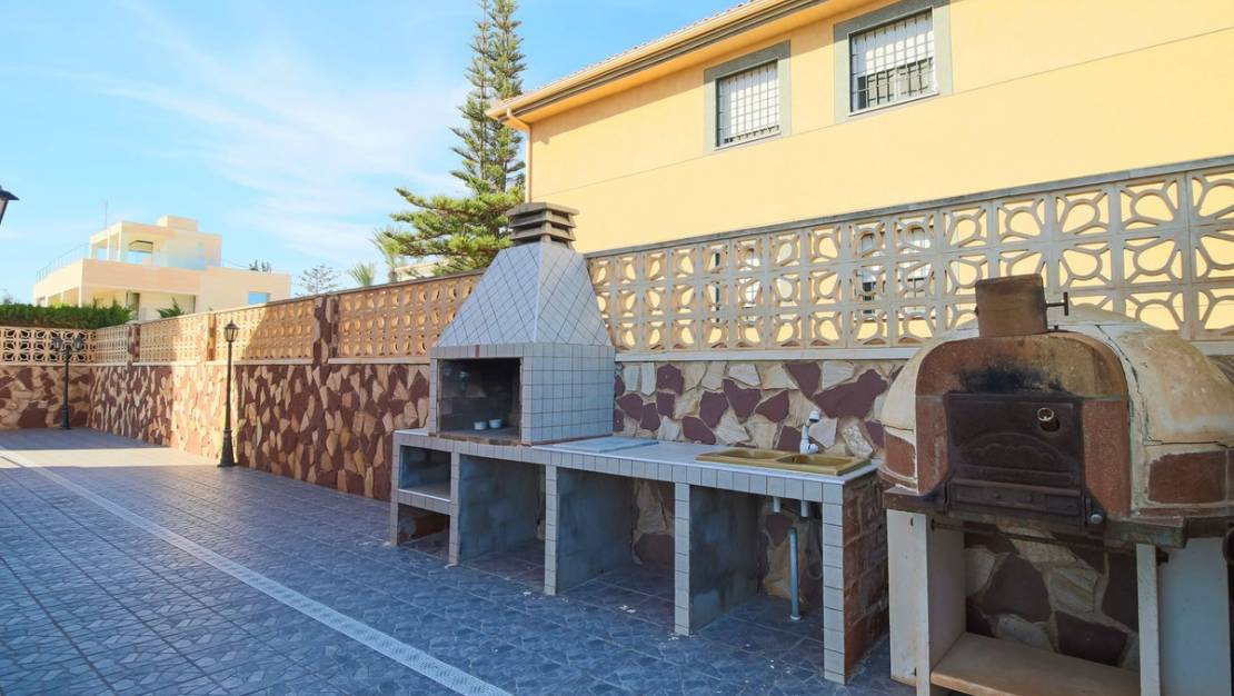 Sale - Villa - Orihuela - Orihuela Costa