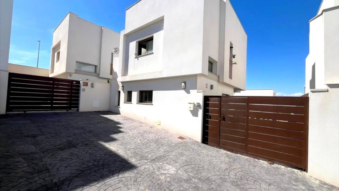 Sale - Villa - Orihuela - Orihuela Costa