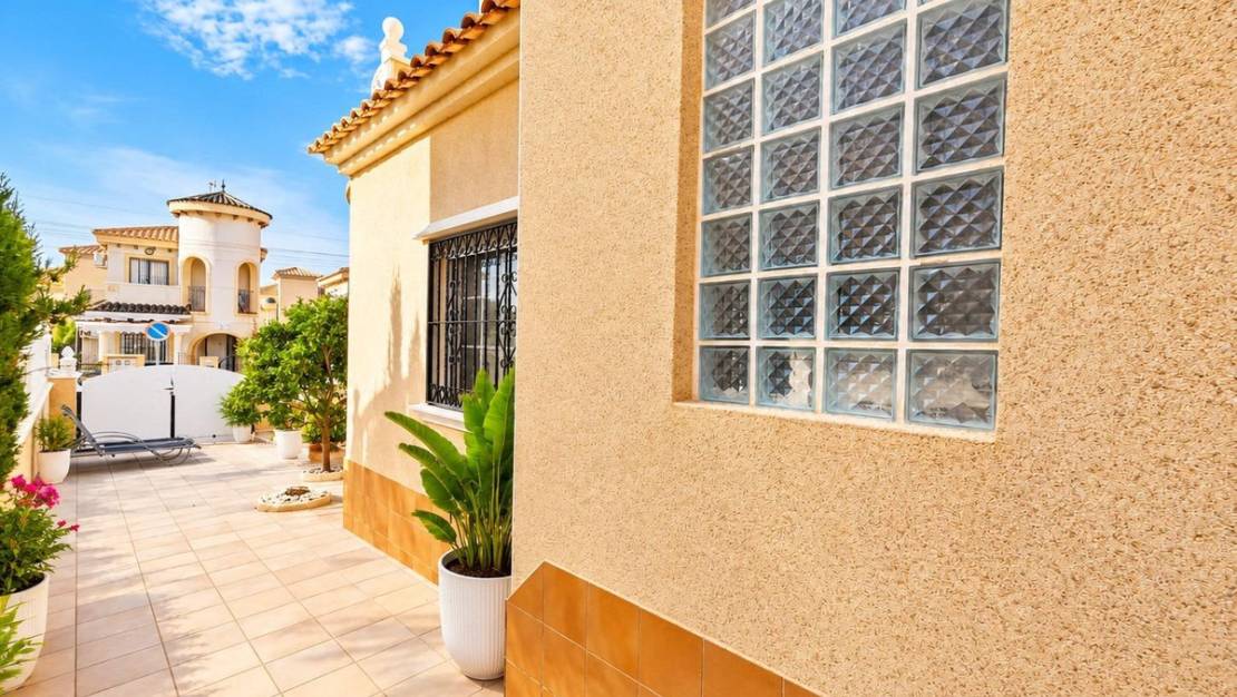 Sale - Villa - Orihuela - Orihuela Costa