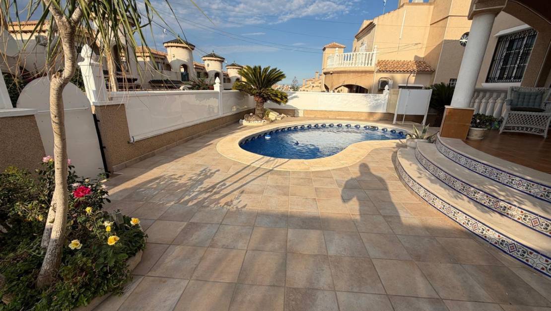 Sale - Villa - Orihuela - Orihuela Costa