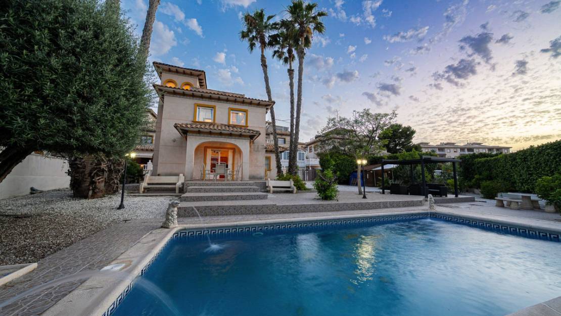 Sale - Villa - Orihuela - Orihuela Costa