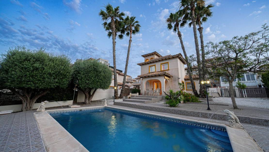Sale - Villa - Orihuela - Orihuela Costa