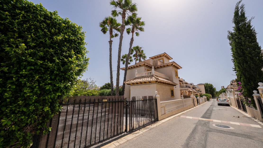 Sale - Villa - Orihuela - Orihuela Costa