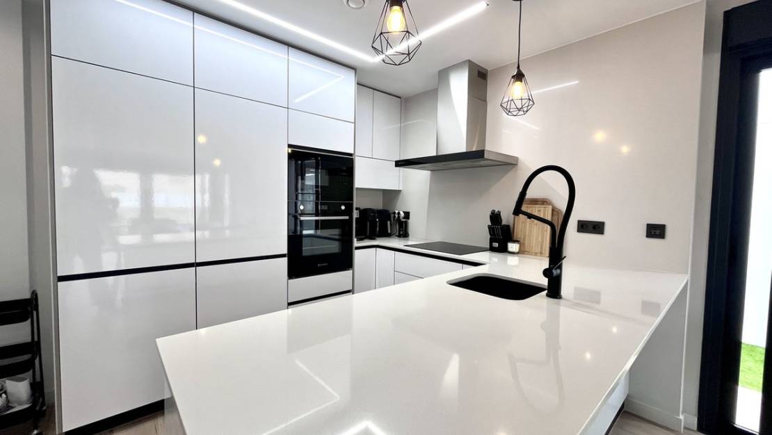 Sale - Villa - Orihuela - Playa Flamenca