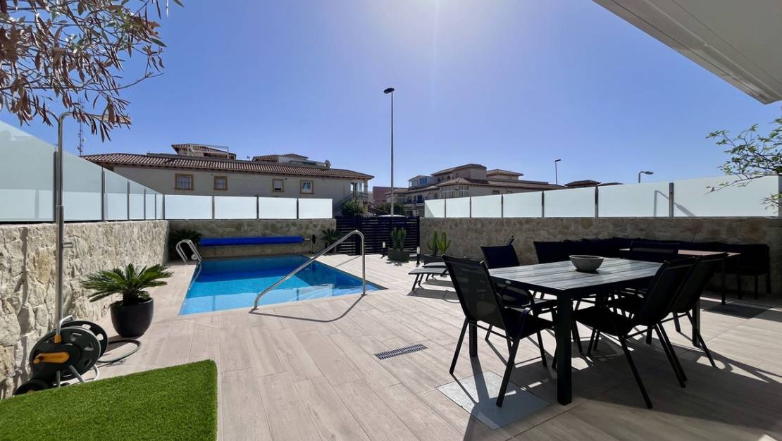 Sale - Villa - Orihuela - Playa Flamenca