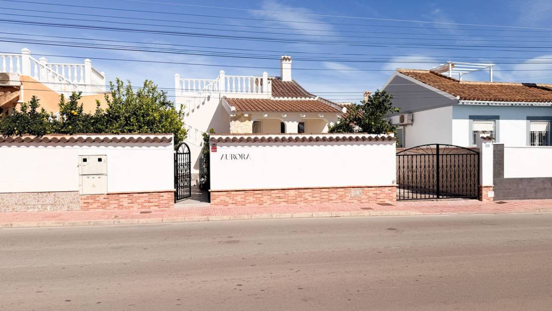 Sale - Villa - Orihuela - Playa Flamenca