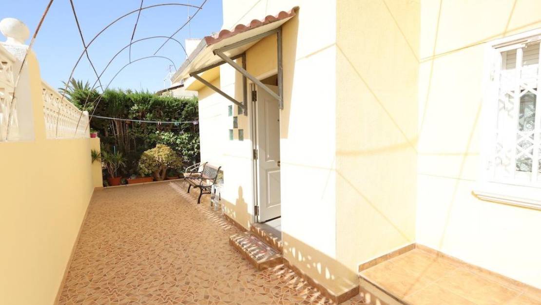 Sale - Villa - Orihuela - Playa Flamenca