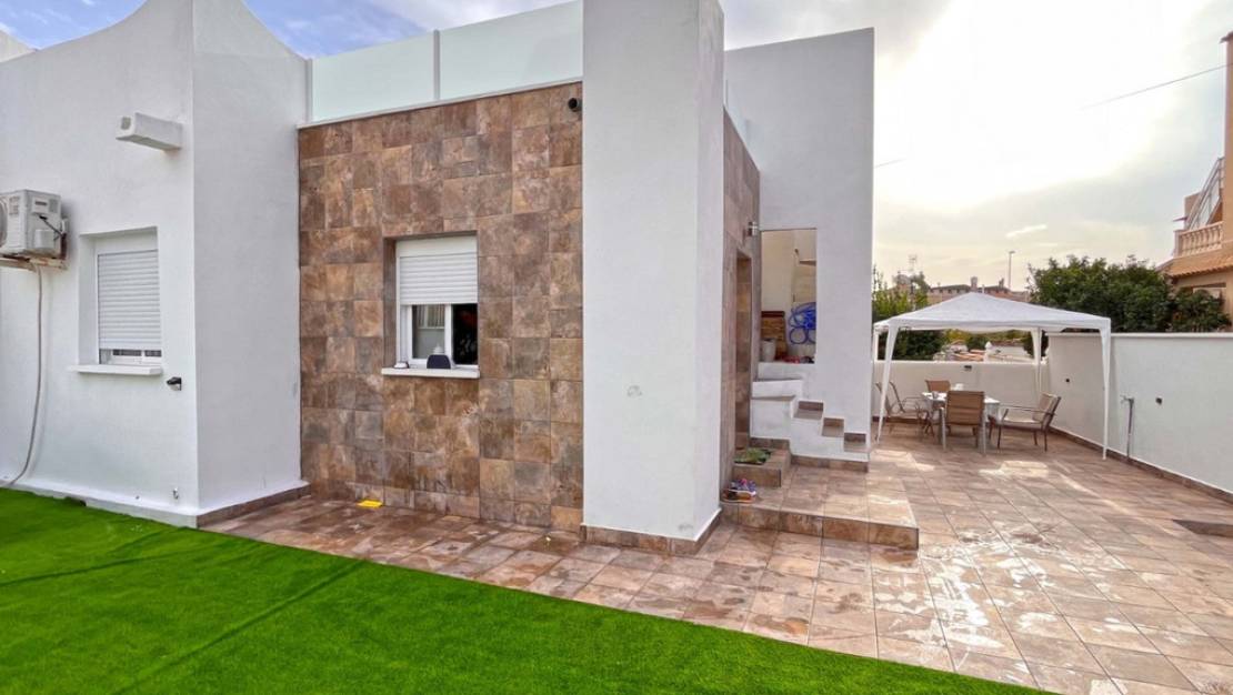 Sale - Villa - Orihuela - Playa Flamenca