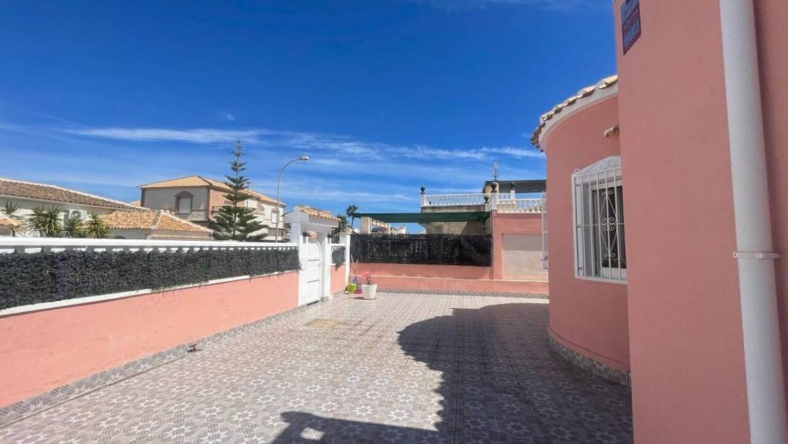 Sale - Villa - Orihuela - Playa Flamenca