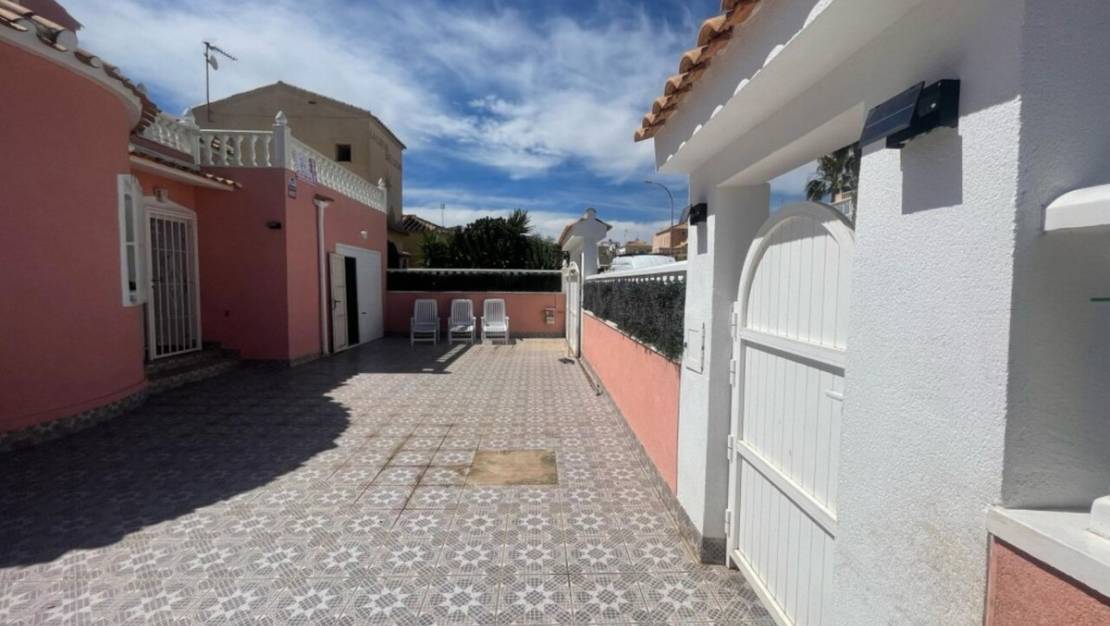 Sale - Villa - Orihuela - Playa Flamenca