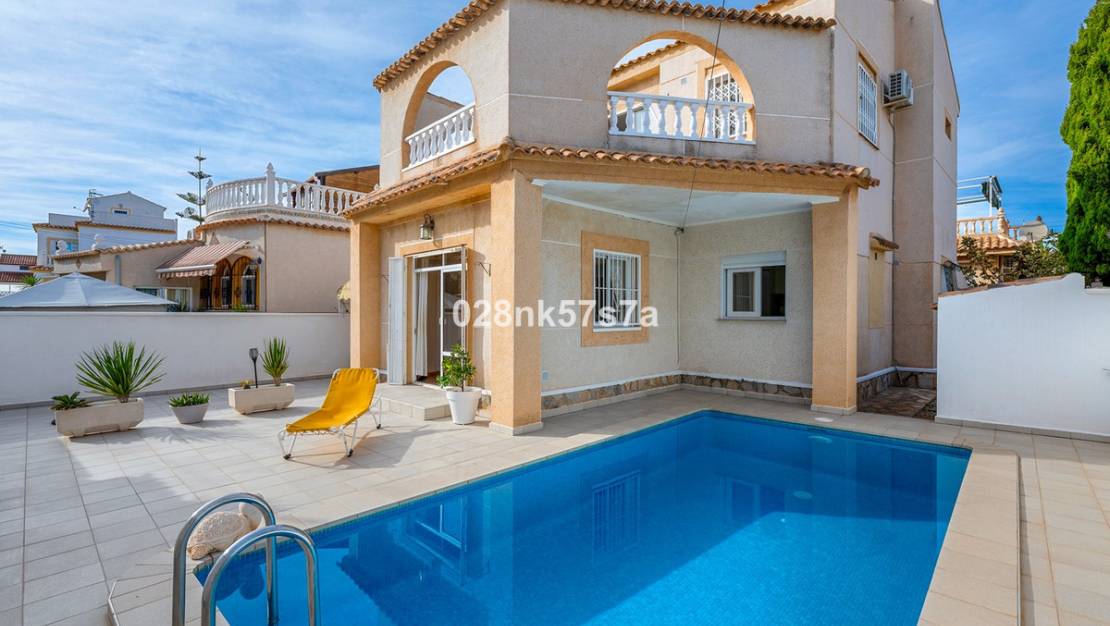 Sale - Villa - Orihuela - Playa Flamenca