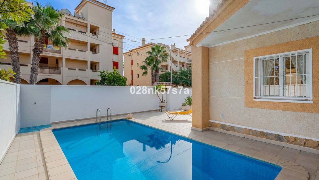 Sale - Villa - Orihuela - Playa Flamenca