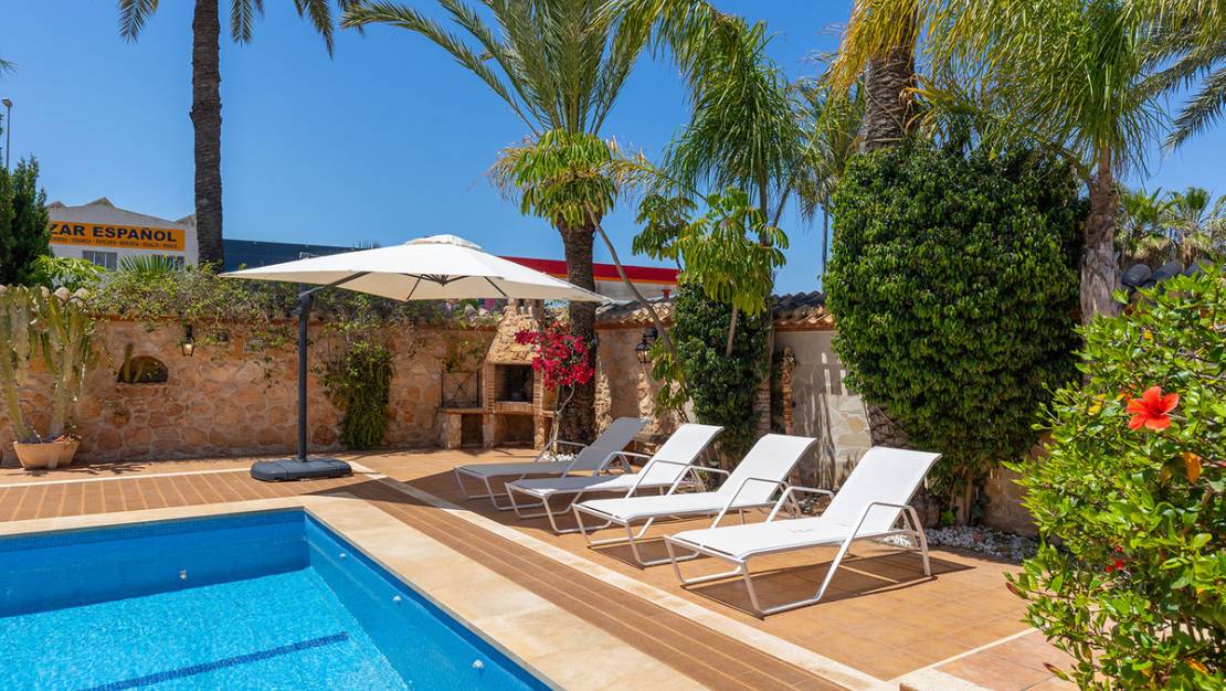 Sale - Villa - Orihuela - Punta Prima