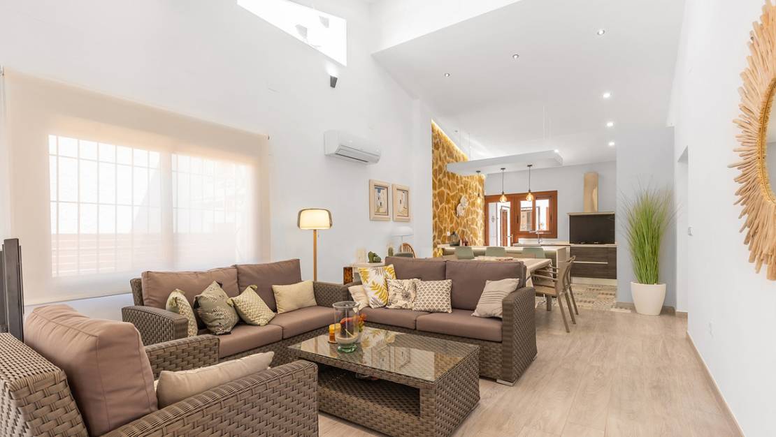 Sale - Villa - Orihuela - Punta Prima