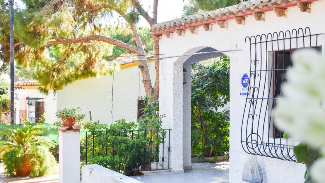 Sale - Villa - Orihuela - Punta Prima