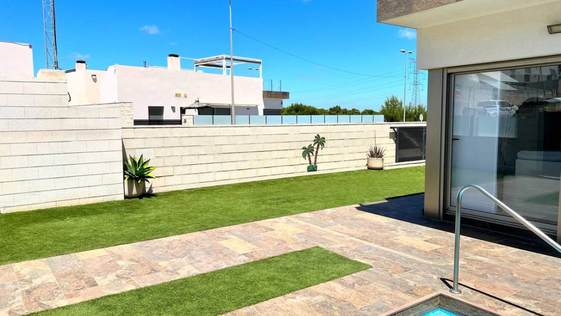 Sale - Villa - Orihuela - Punta Prima
