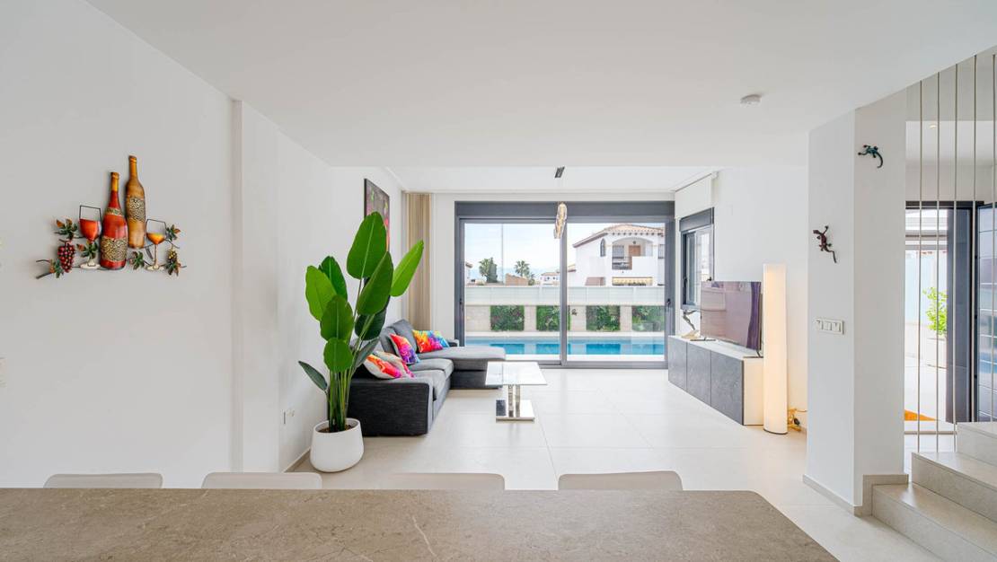 Sale - Villa - Orihuela - Punta Prima