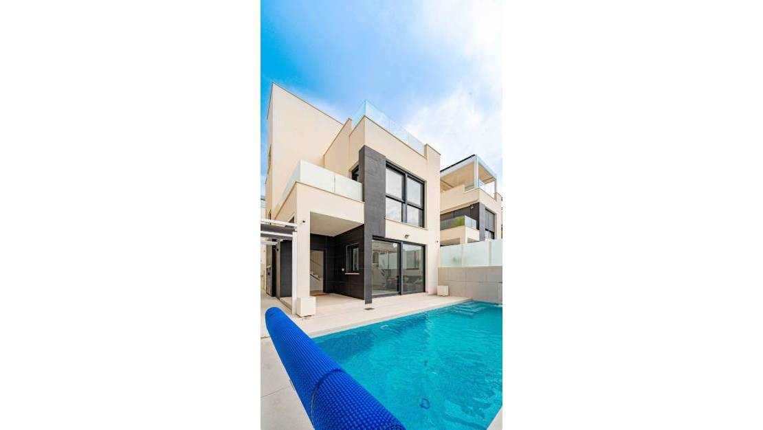 Sale - Villa - Orihuela - Punta Prima