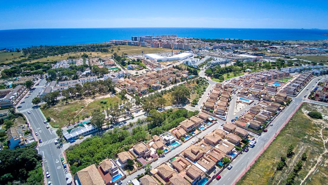Sale - Villa - Orihuela - Punta Prima