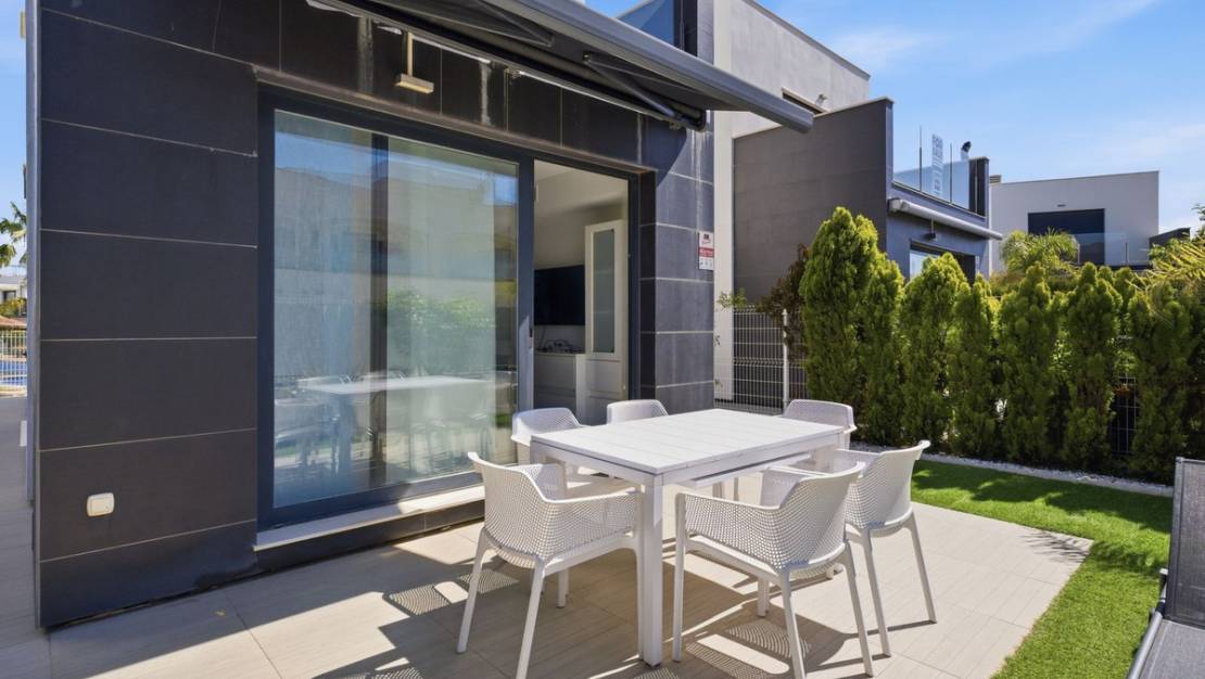 Sale - Villa - Orihuela - Punta Prima