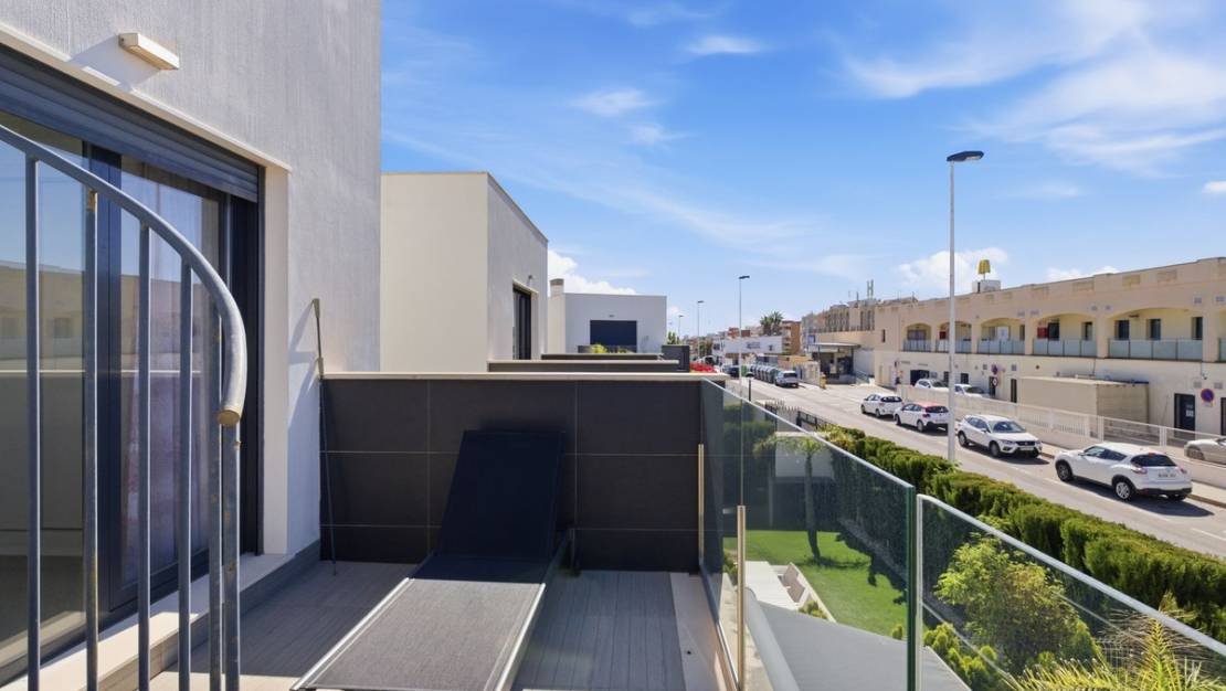 Sale - Villa - Orihuela - Punta Prima