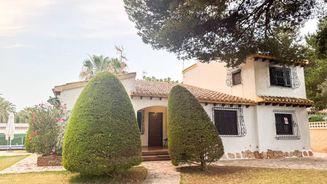 Sale - Villa - Orihuela - Punta Prima