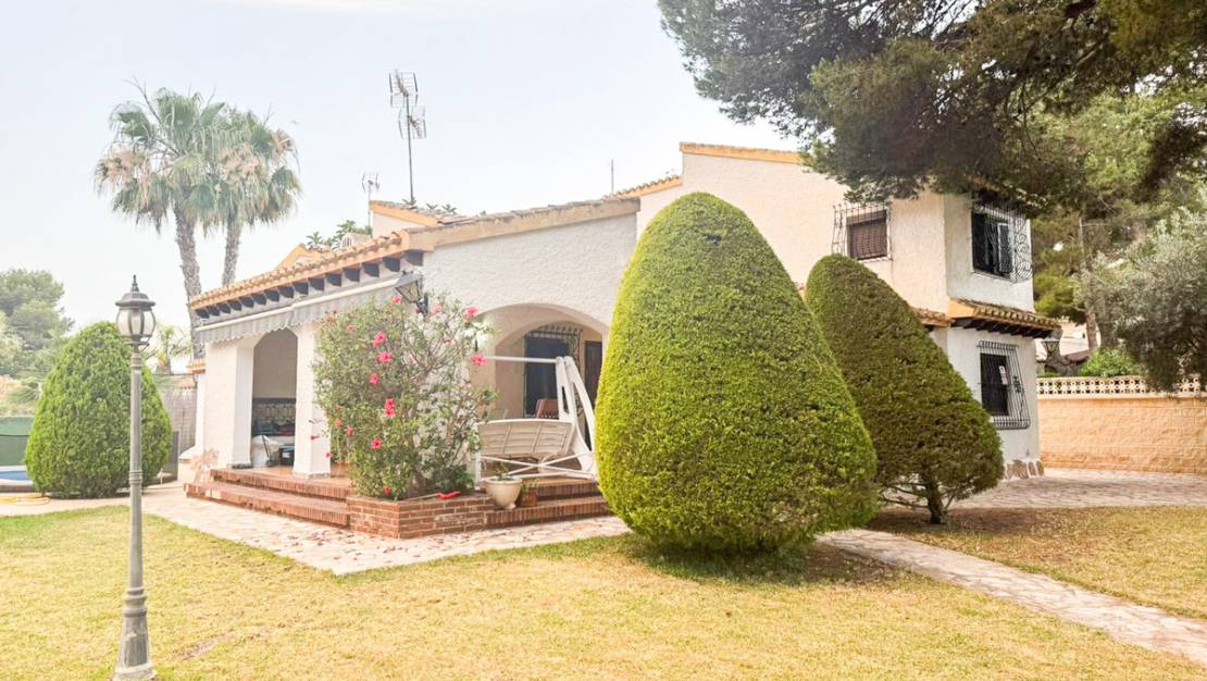 Sale - Villa - Orihuela - Punta Prima