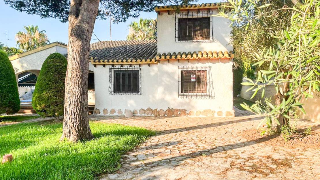 Sale - Villa - Orihuela - Punta Prima