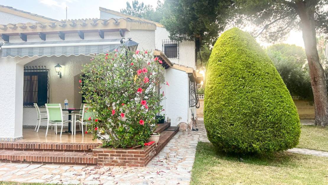 Sale - Villa - Orihuela - Punta Prima