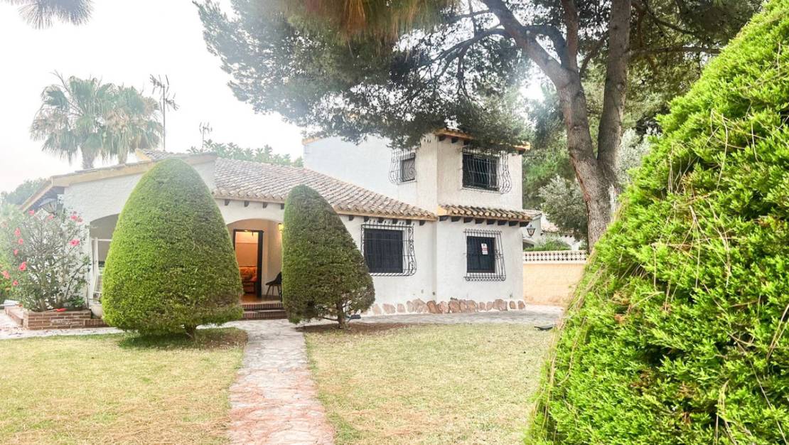 Sale - Villa - Orihuela - Punta Prima