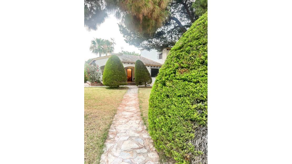 Sale - Villa - Orihuela - Punta Prima