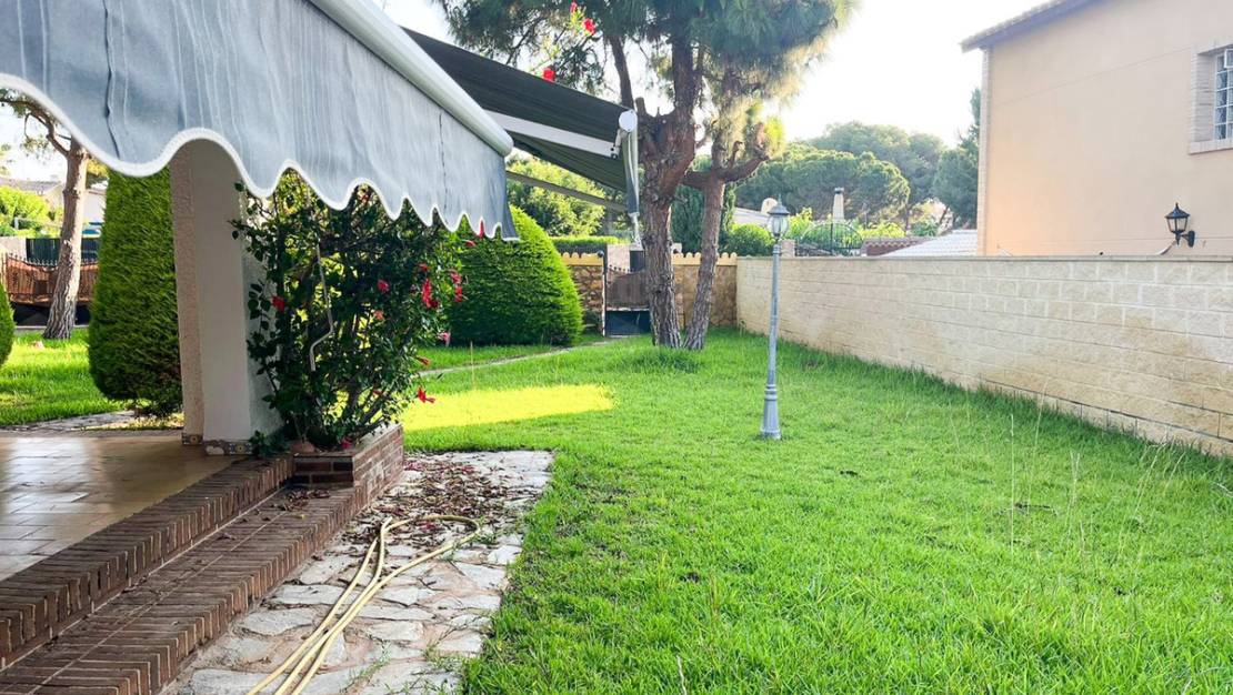 Sale - Villa - Orihuela - Punta Prima
